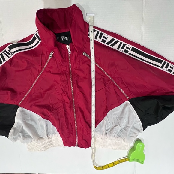 LF The Brand cropped jacket. Super lightweight size S - Picture 7 of 10